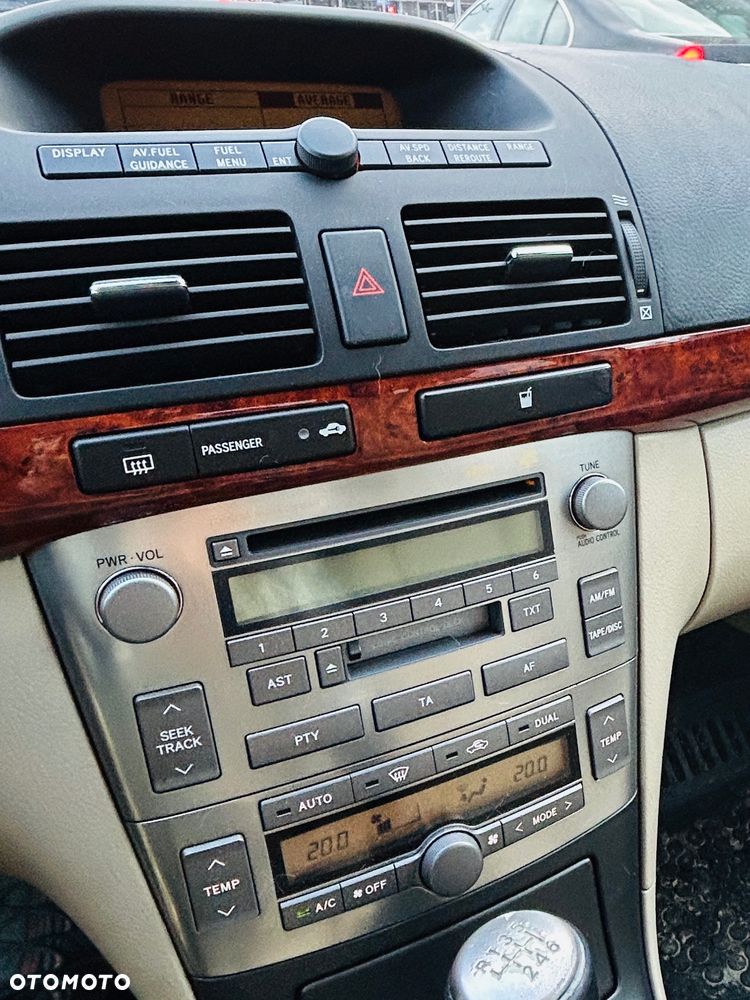 Toyota Avensis 2.2 D-4D Prestige - 4