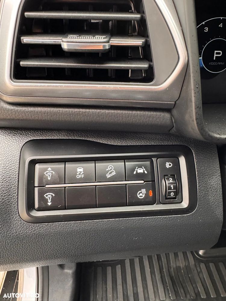 SsangYong Tivoli Grand - 13