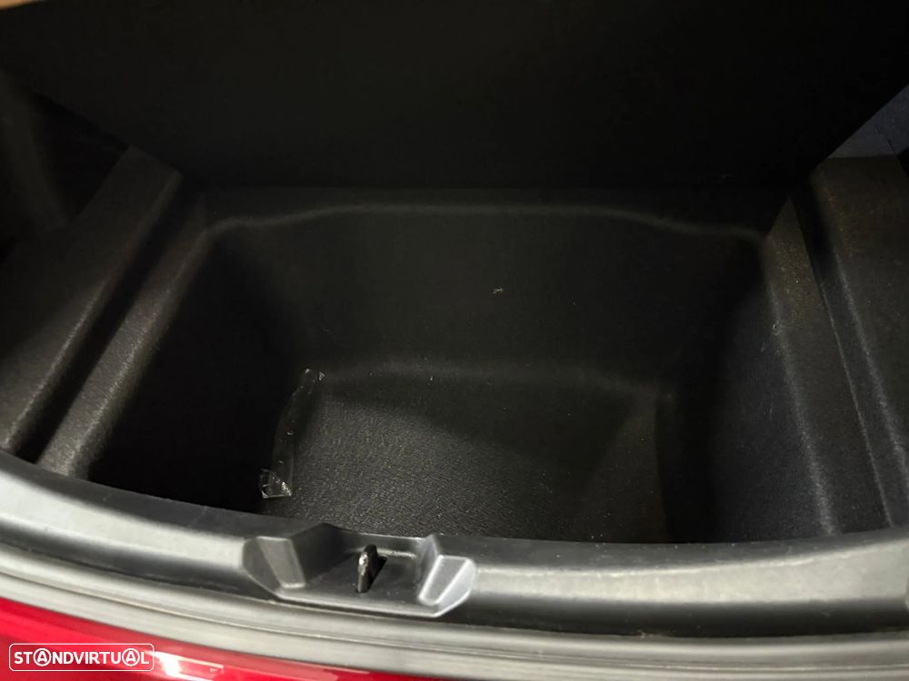 Tesla Model 3 Long-Range Dual Motor AWD - 26