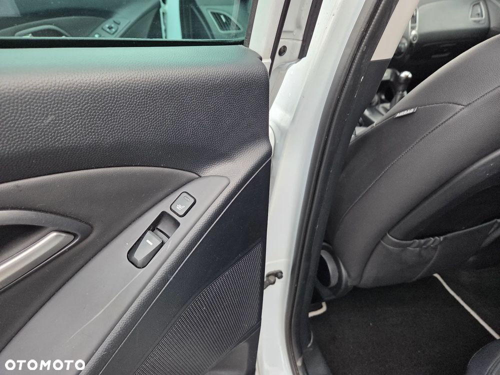 Hyundai ix35 2.0 2WD Style - 24