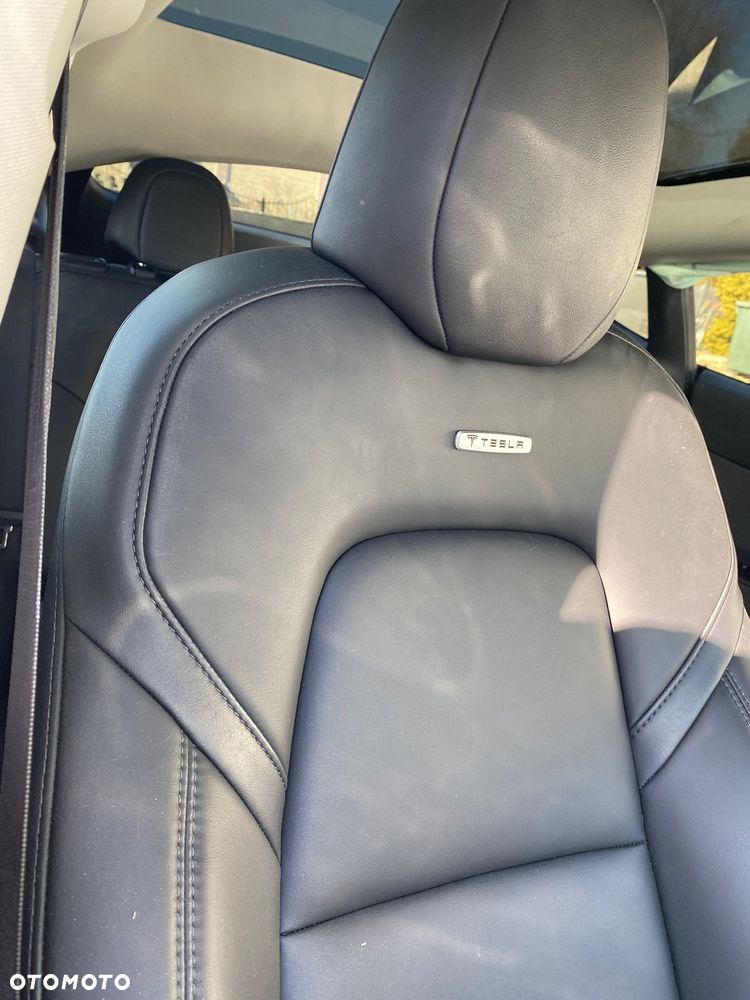 Tesla Y Long Range Dual Motor AWD - 22