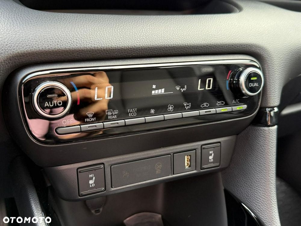 Toyota Yaris Hybrid 1.5 Executive - 27