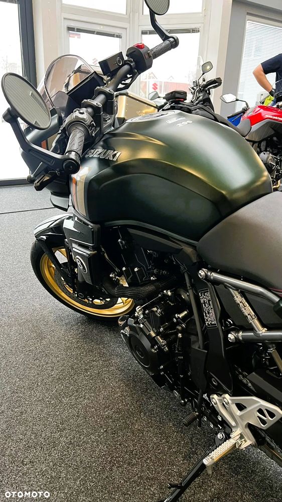 Suzuki GSX - 14
