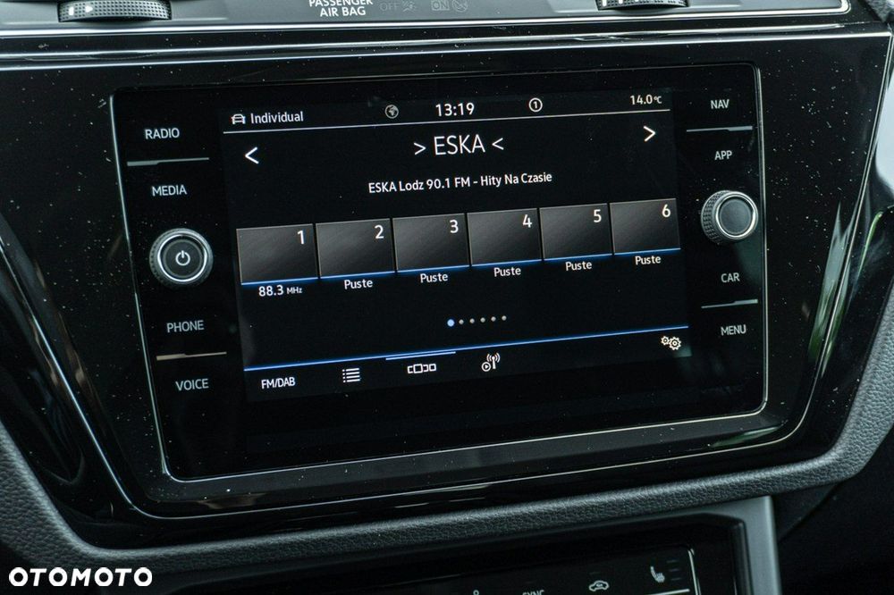 Volkswagen Touran - 23