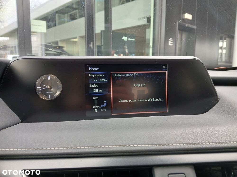 Lexus UX 250h GPF Business Edition 2WD - 22