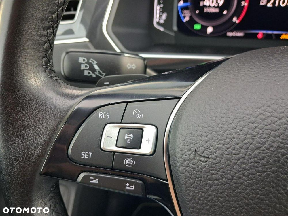 Volkswagen Tiguan - 16