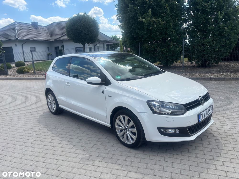 Volkswagen Polo 1.2 TSI MATCH - 1