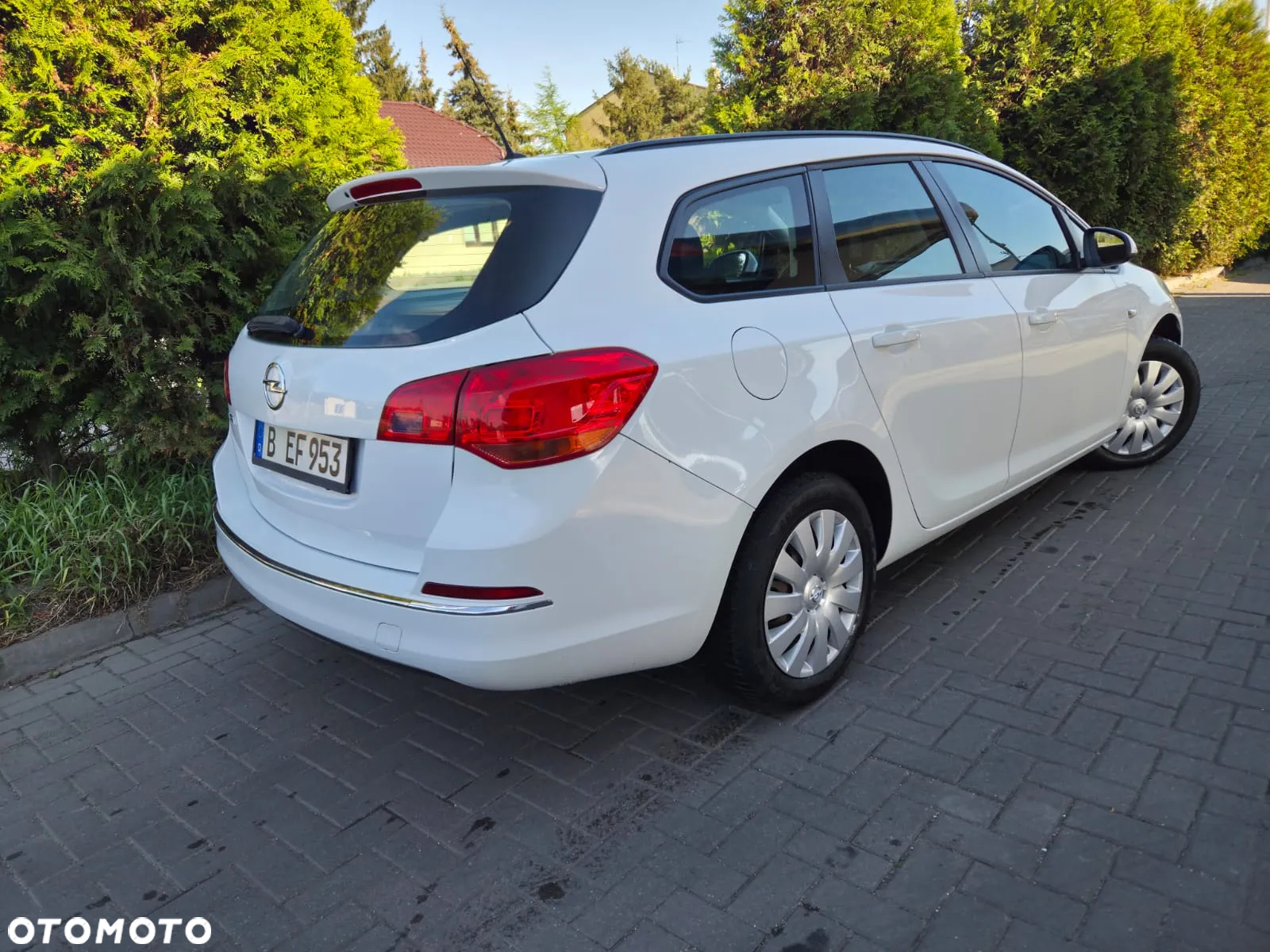 Opel Astra 1.6 Sports Tourer Design Edition - 9