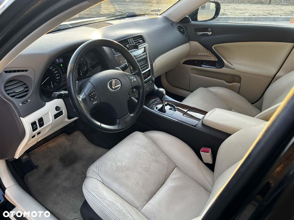 Lexus IS 250 Comfort - 6
