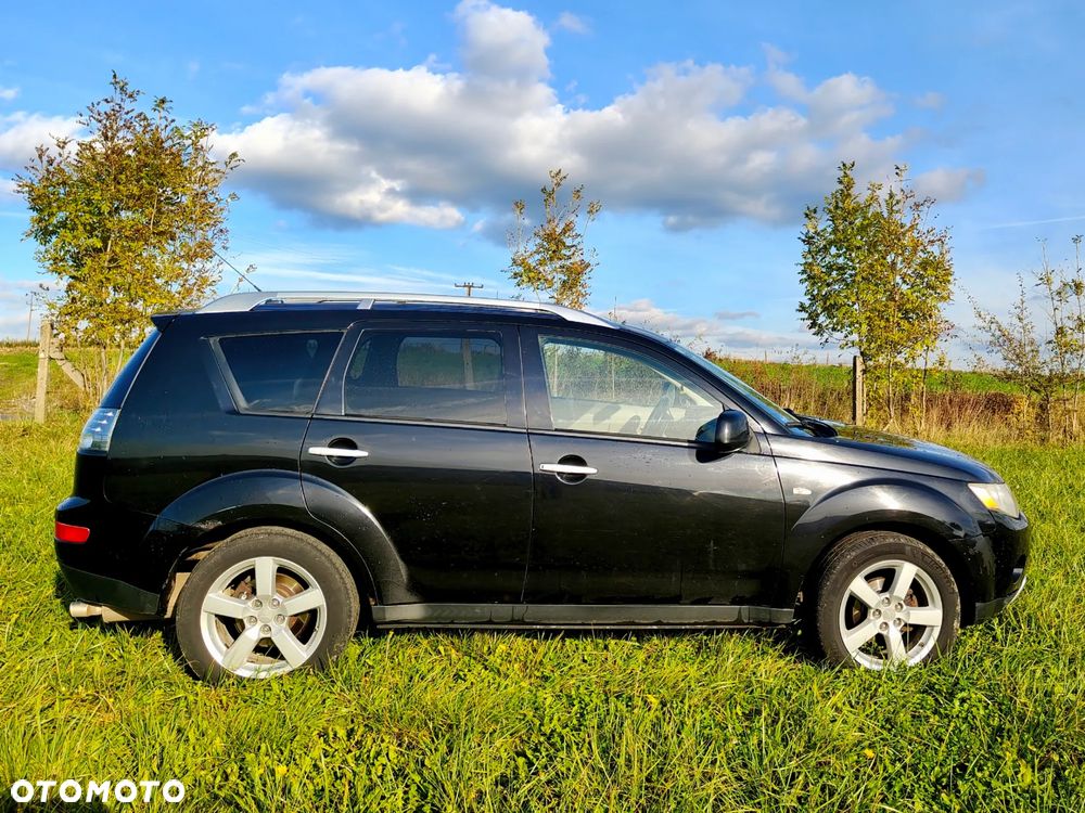 Mitsubishi Outlander 3.0 V6 XLS - 4
