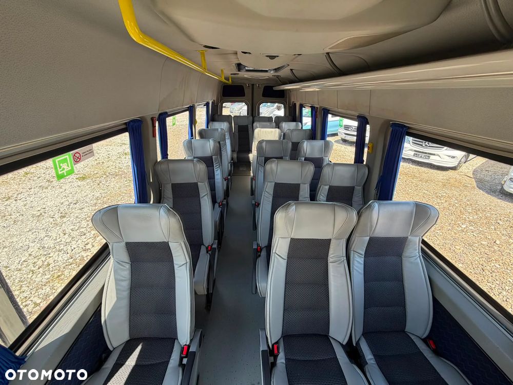 Mercedes-Benz Sprinter 516 - 12