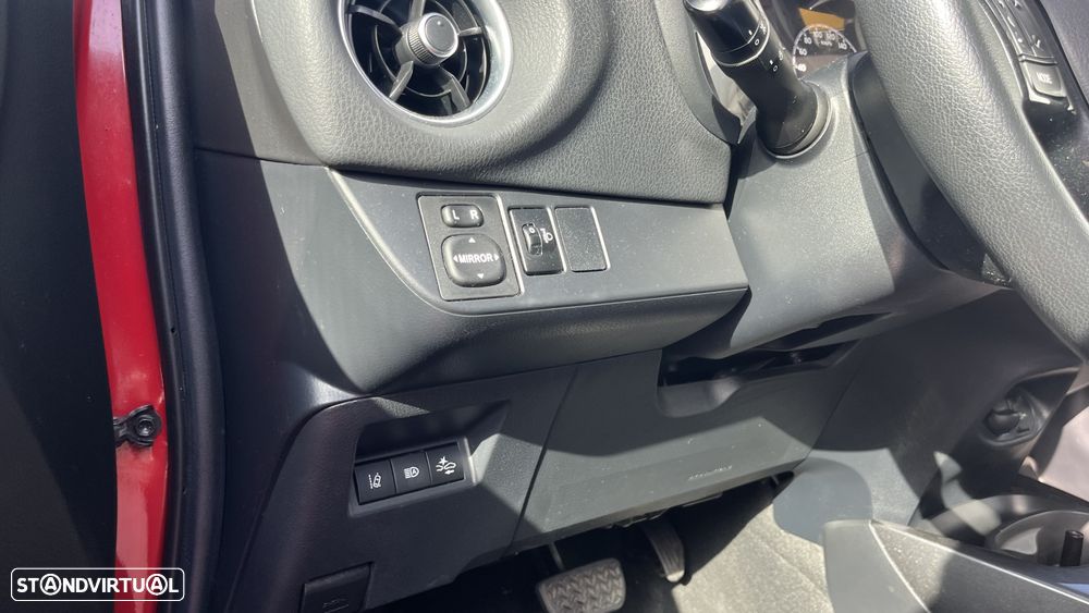 Toyota Yaris 1.5 HSD Comfort +P.Style+Navi - 16
