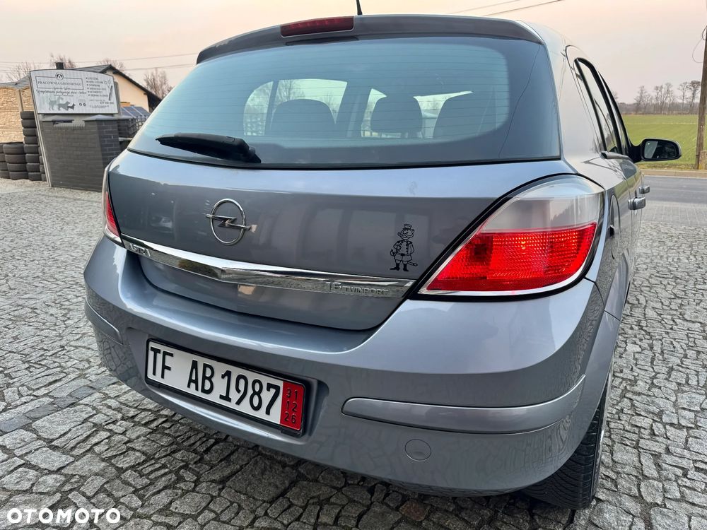 Opel Astra 1.6 Edition - 12