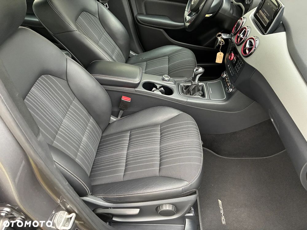 Mercedes-Benz Klasa B 180 BlueEFFICIENCY Edition - 19