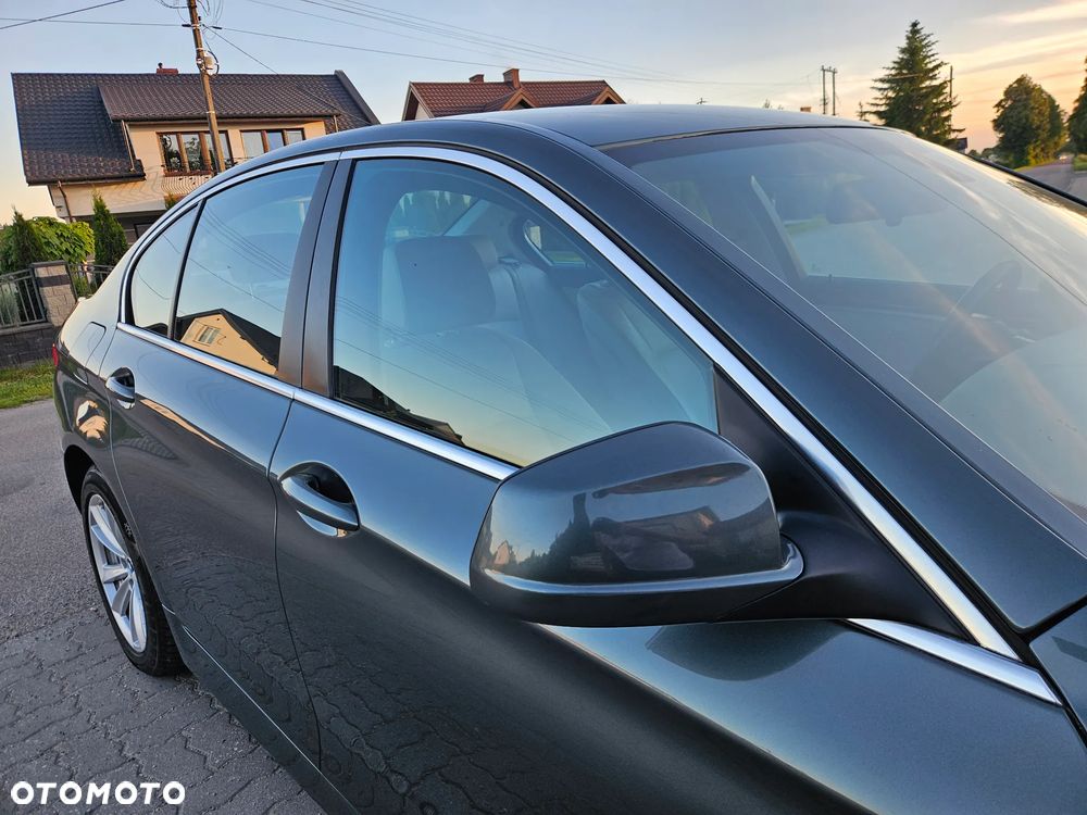 BMW Seria 5 520d Special Edition - 8