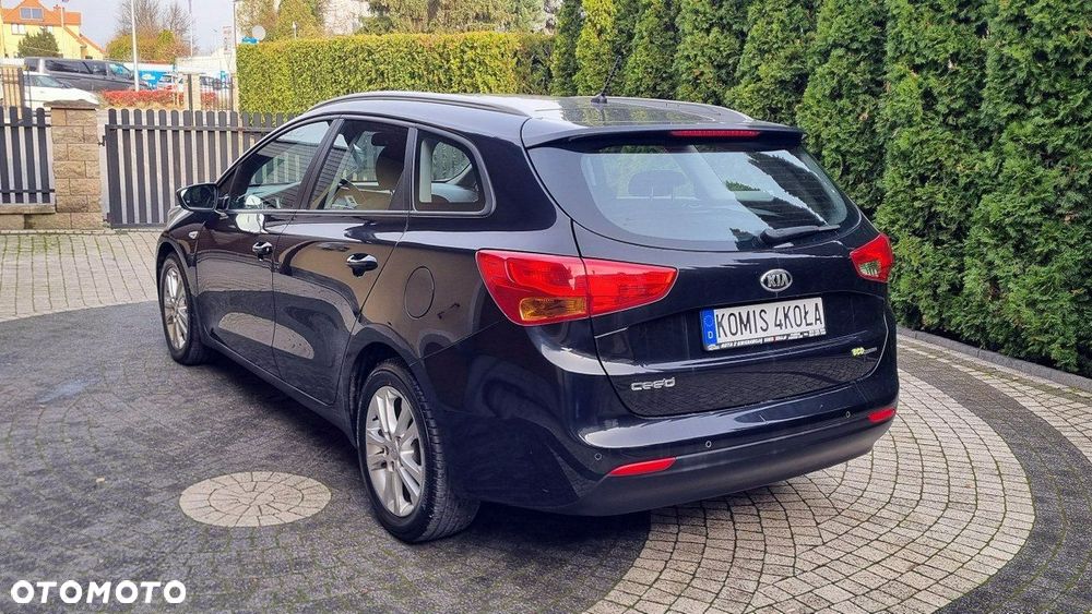Kia Ceed - 4