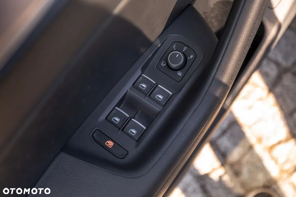 Volkswagen Passat 2.0 TDI SCR 4Motion DDG Highline - 25