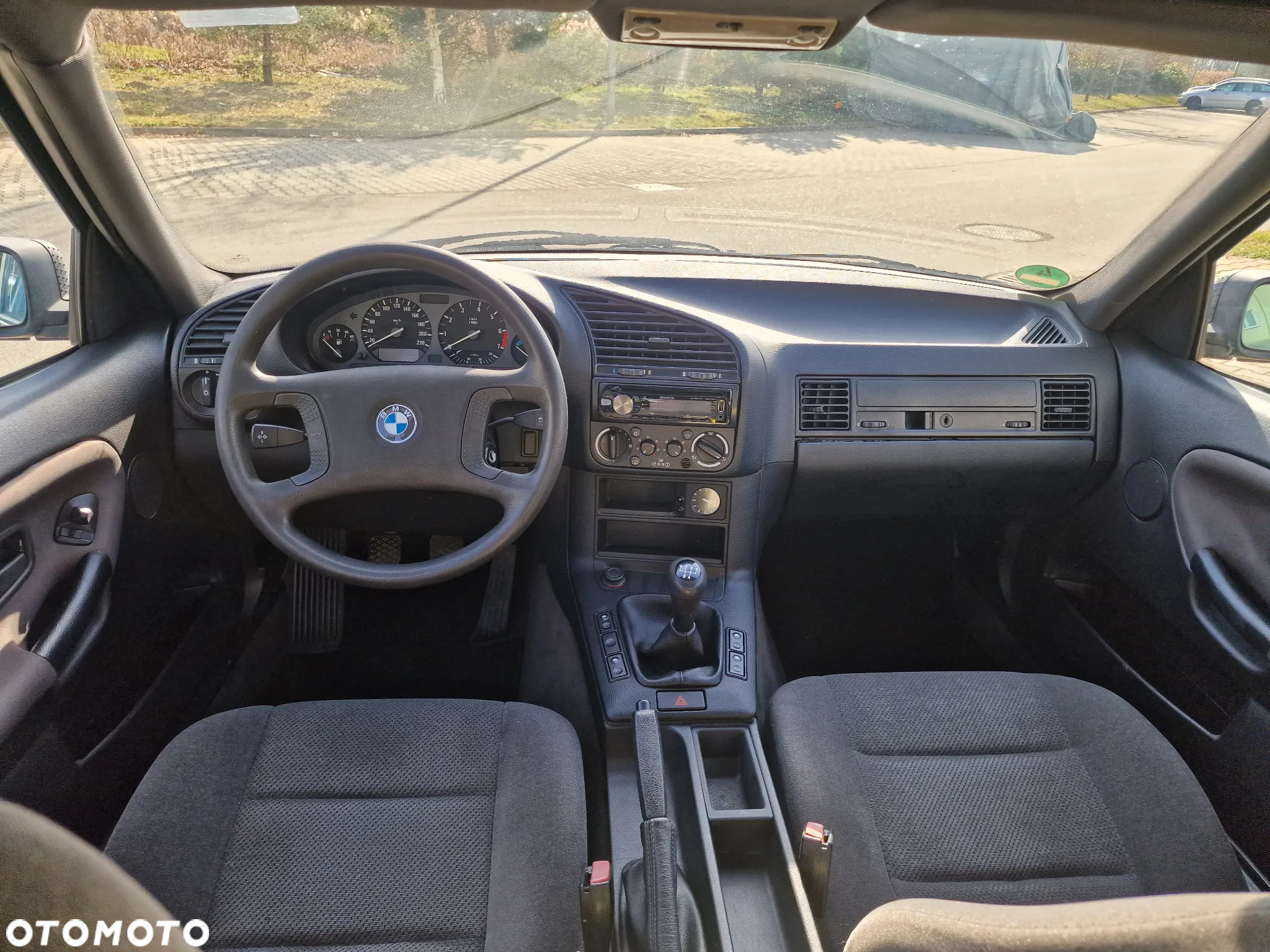 BMW Seria 3 318i - 18