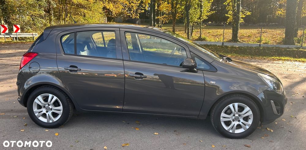 Opel Corsa 1.4 16V Cosmo - 4