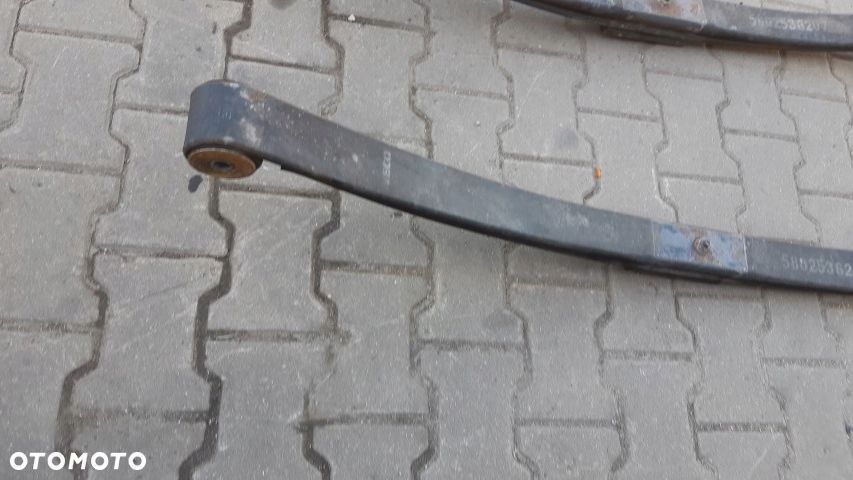 Iveco Daily IV Resor tył 2 pióra 5802536207 - 3