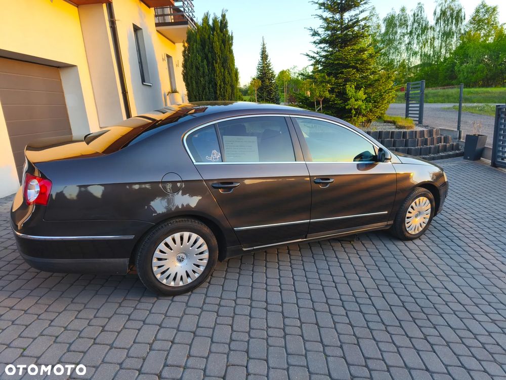 Volkswagen Passat 1.9 TDI Individual - 4