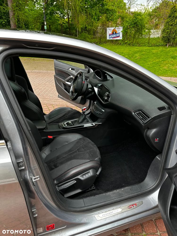 Peugeot 308 1.6 e-THP GTi by Sport S&S - 8