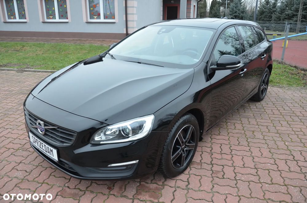 Volvo V60 D4 Geartronic Momentum - 1