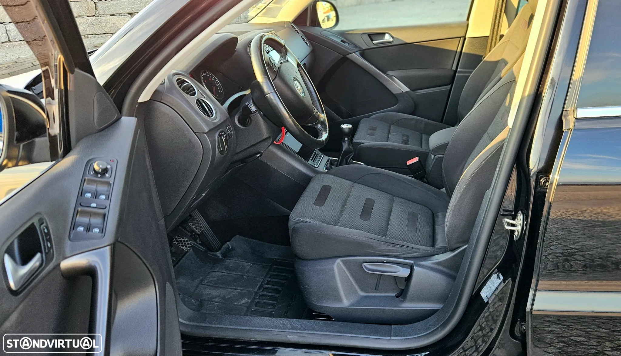 VW Tiguan 2.0 TDI Sport 4Motion - 13
