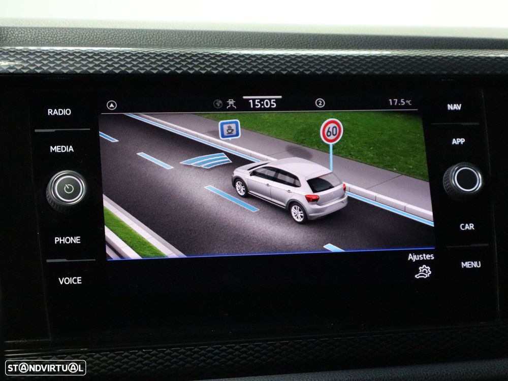 VW Polo 1.0 TSI Urban DSG - 12