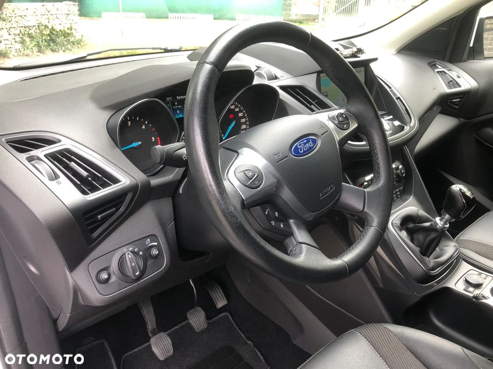 Ford Kuga 2.0 TDCi 2x4 Titanium - 23