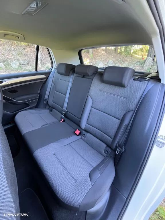 VW Golf 1.6 TDI BlueMotion DSG Comfortline - 9