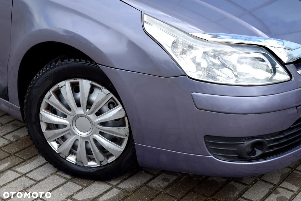 Citroën C4 1.4 16V Style - 10