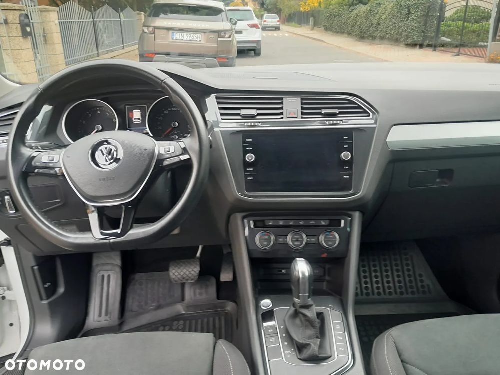 Volkswagen Tiguan - 12