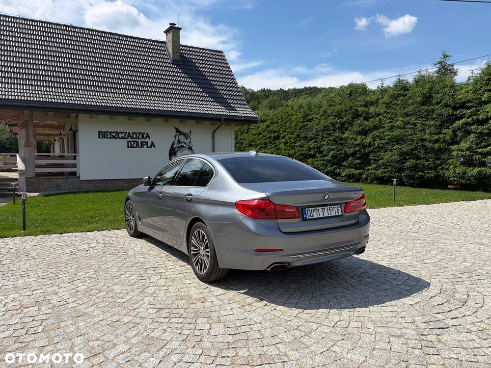 BMW Seria 5 540i Luxury Line sport - 2