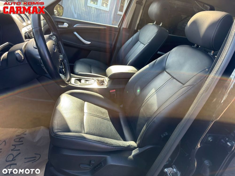 Ford S-Max - 13