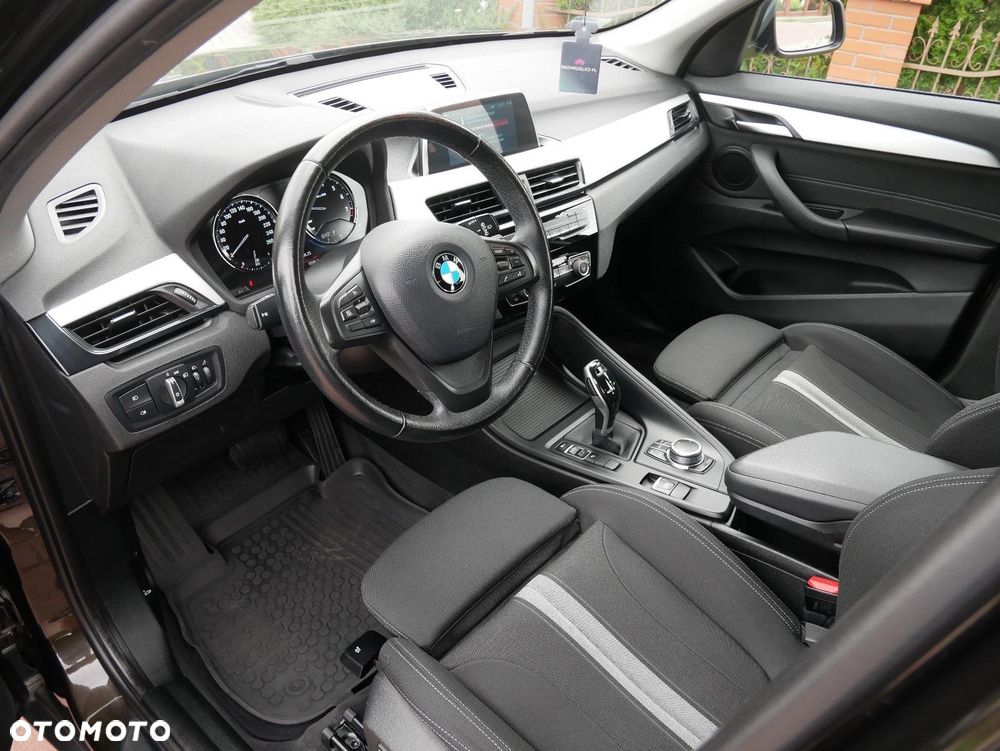 BMW X1 sDrive18i - 11