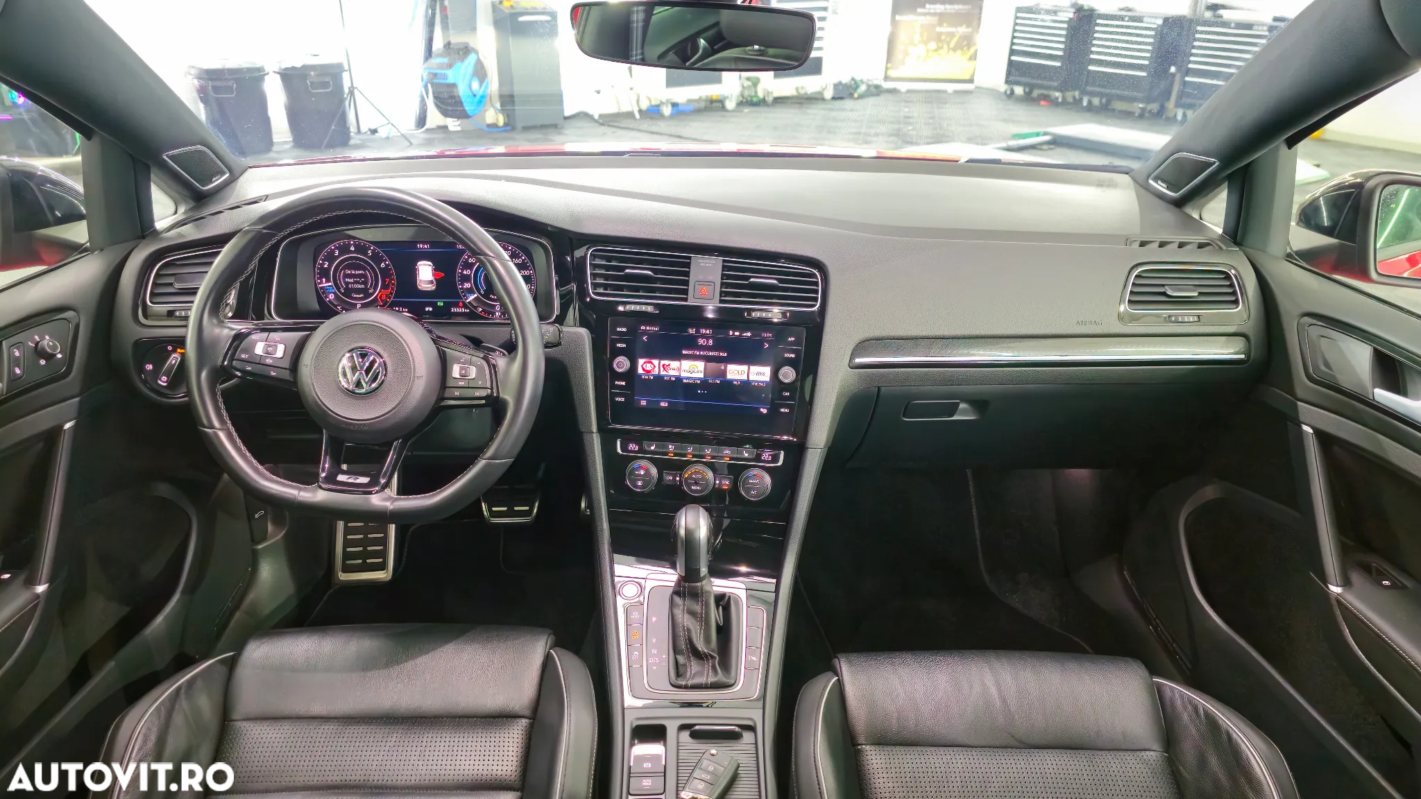 Volkswagen Golf 2.0 TSI DSG R - 12