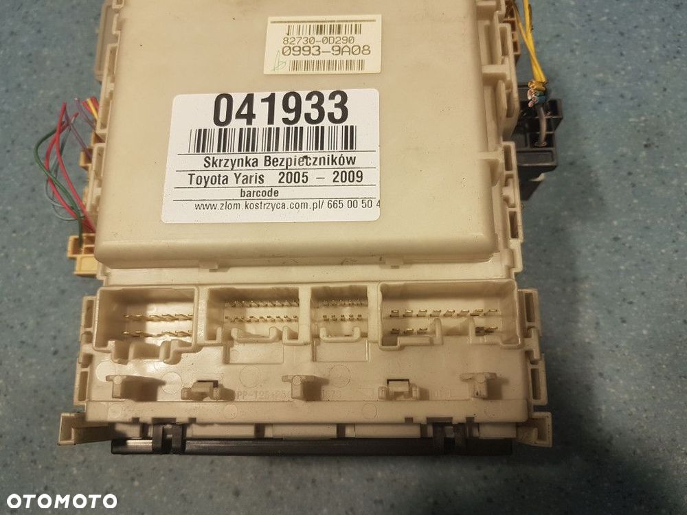 TOYOTA YARIS II 1.4D SKRZYNKA BEZPIECZNIKÓW 82730-0D290 - 3