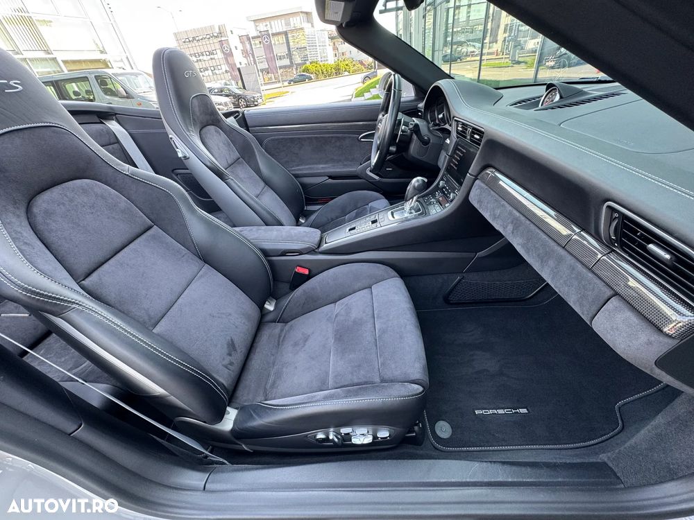 Porsche 911 Carrera GTS Cabriolet PDK - 8
