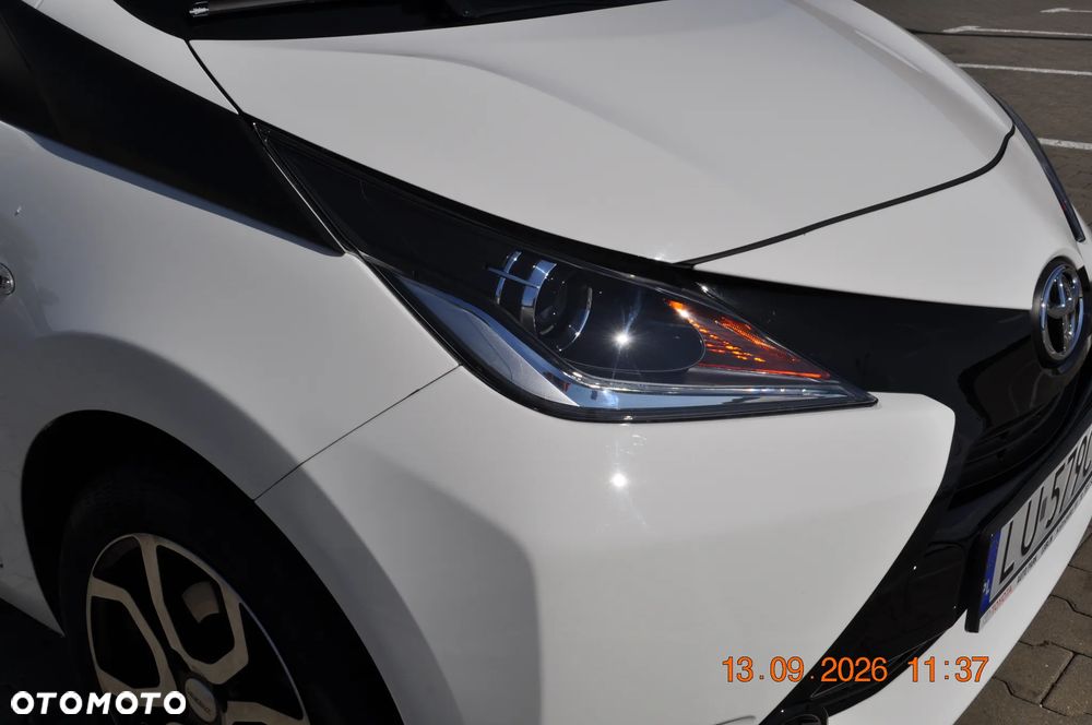 Toyota Aygo x-play touch - 10