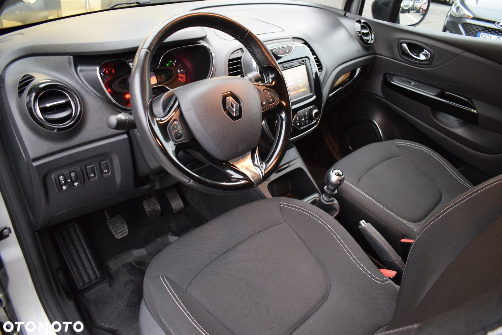 Renault Captur - 10