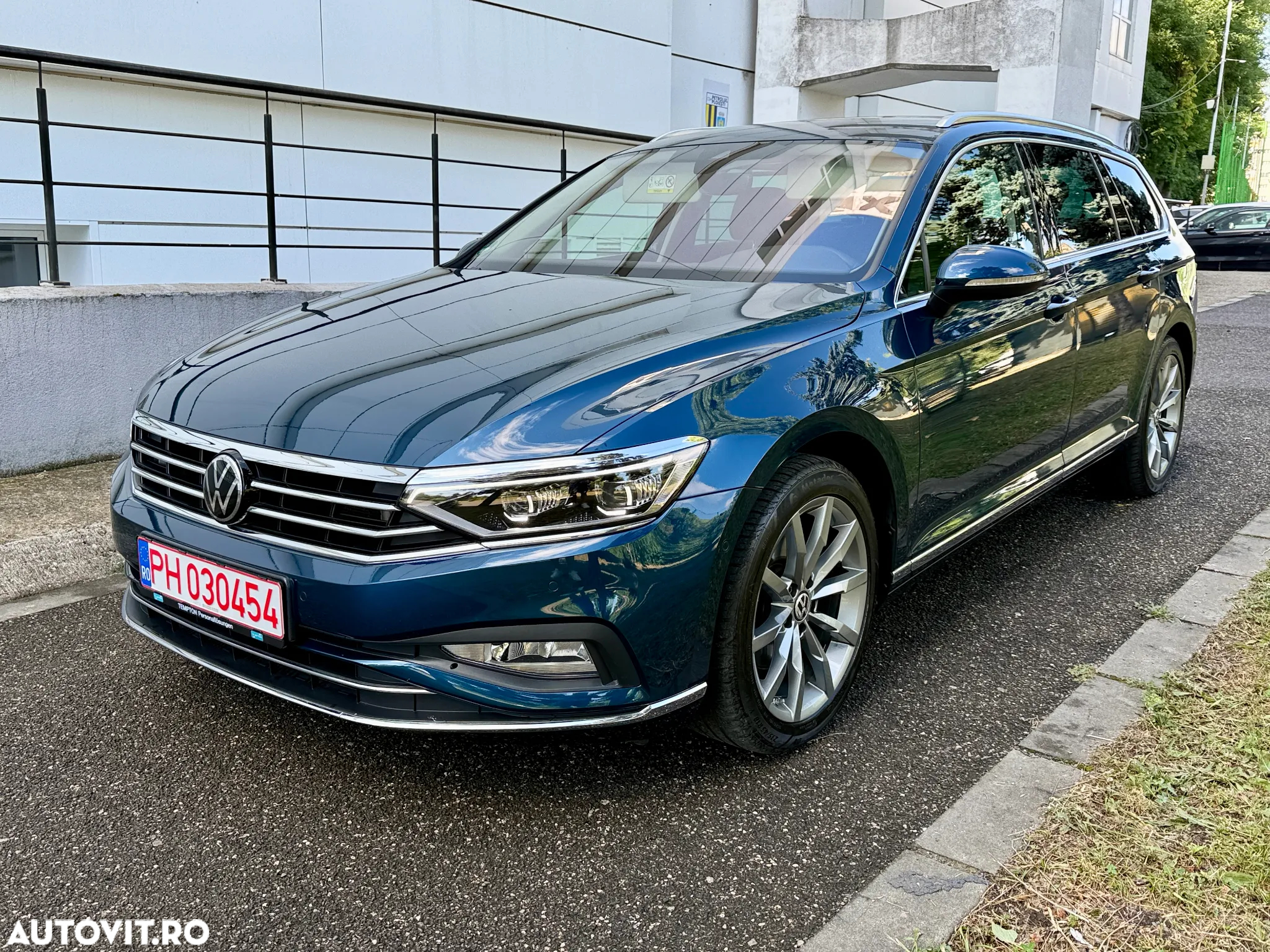 Volkswagen Passat Variant 2.0 TDI SCR DSG Highline - 2