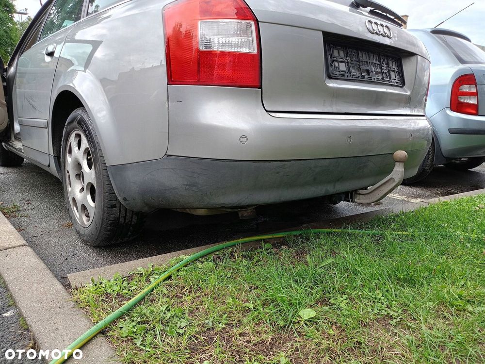 Zderzak tył Audi A4 B6 kombi - 2