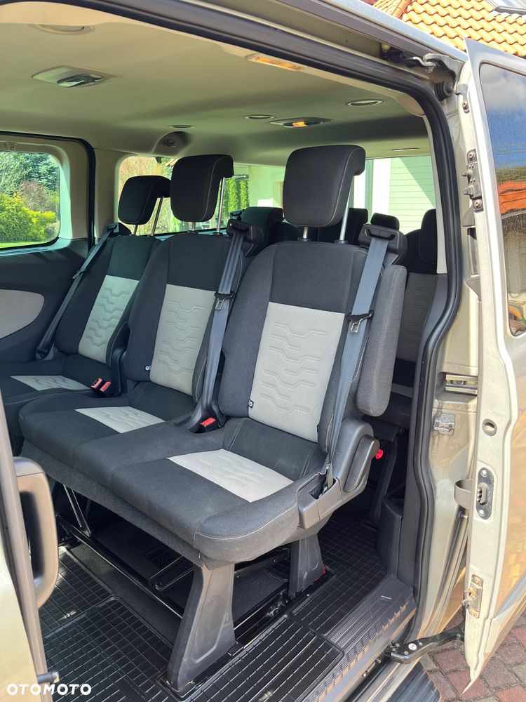 Ford Tourneo Custom - 14