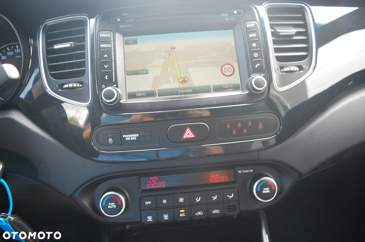 Kia Carens - 25