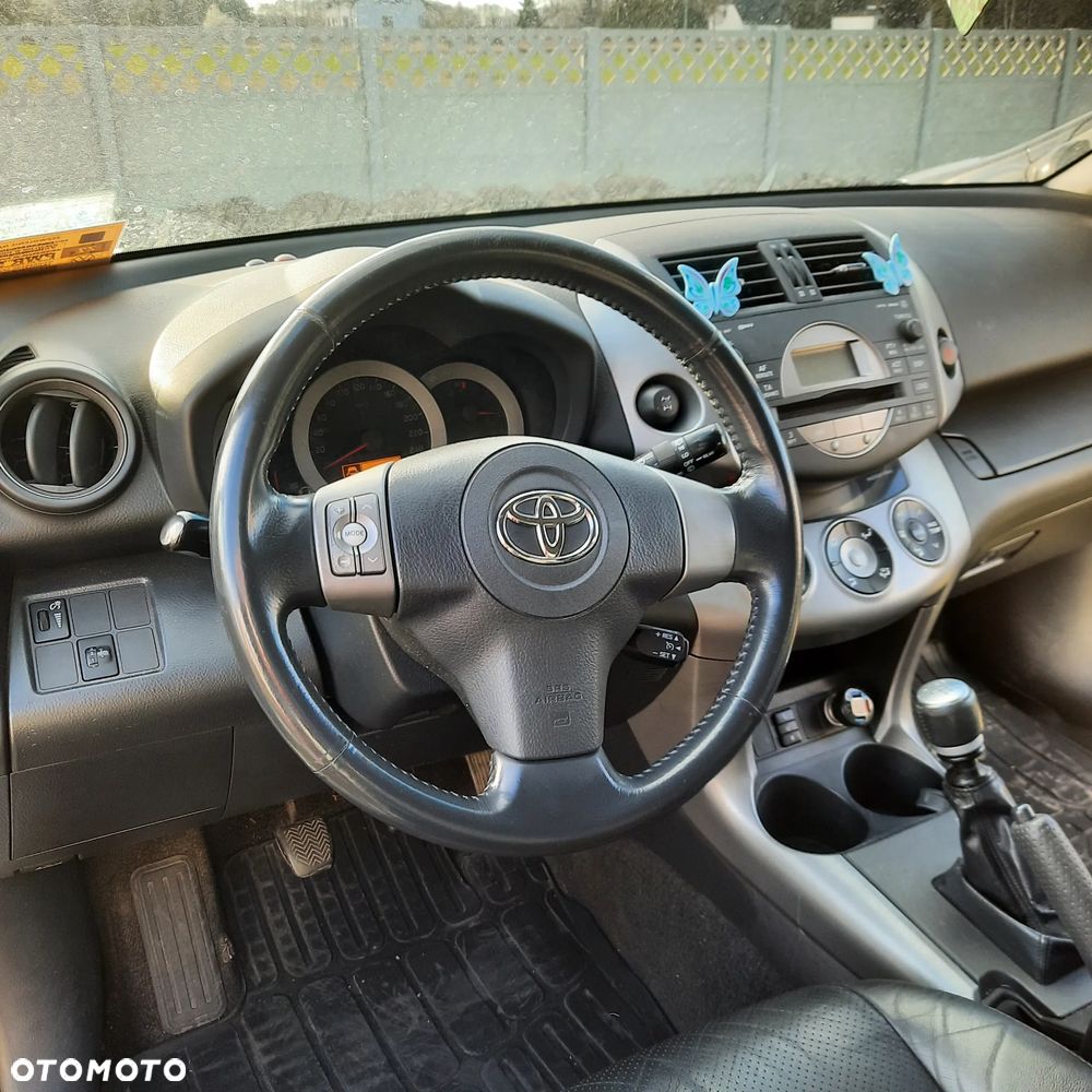Toyota RAV4 - 7