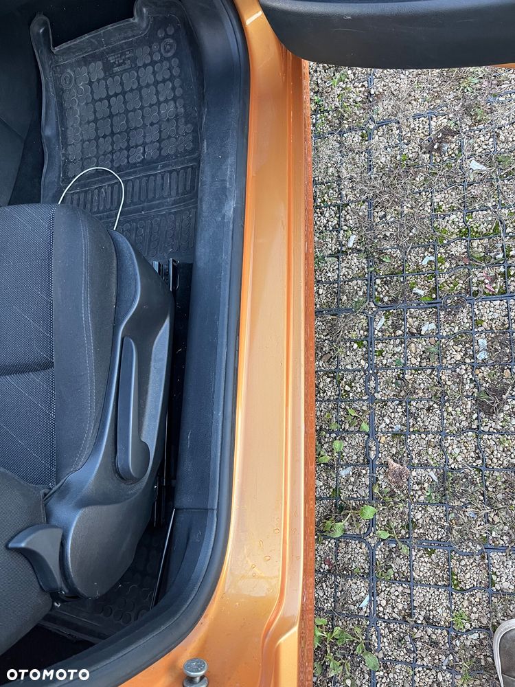 Peugeot 207 1.4 16V Presence - 14