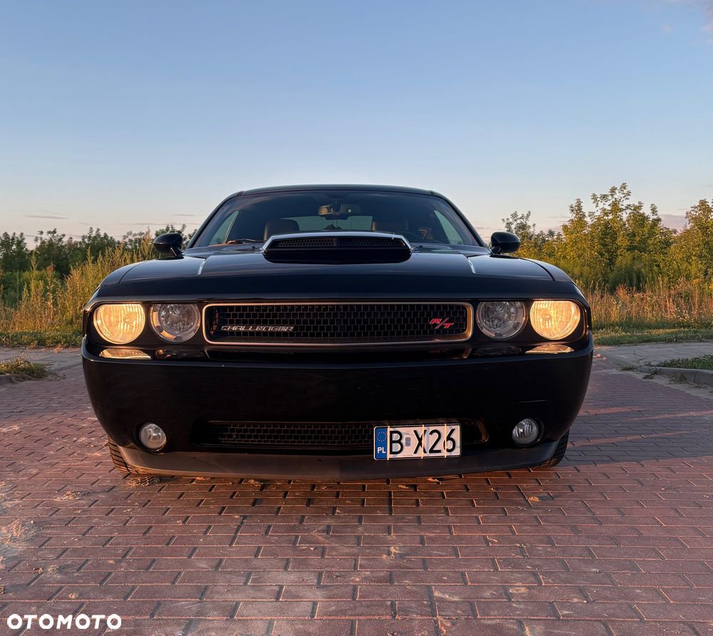 Dodge Challenger - 2