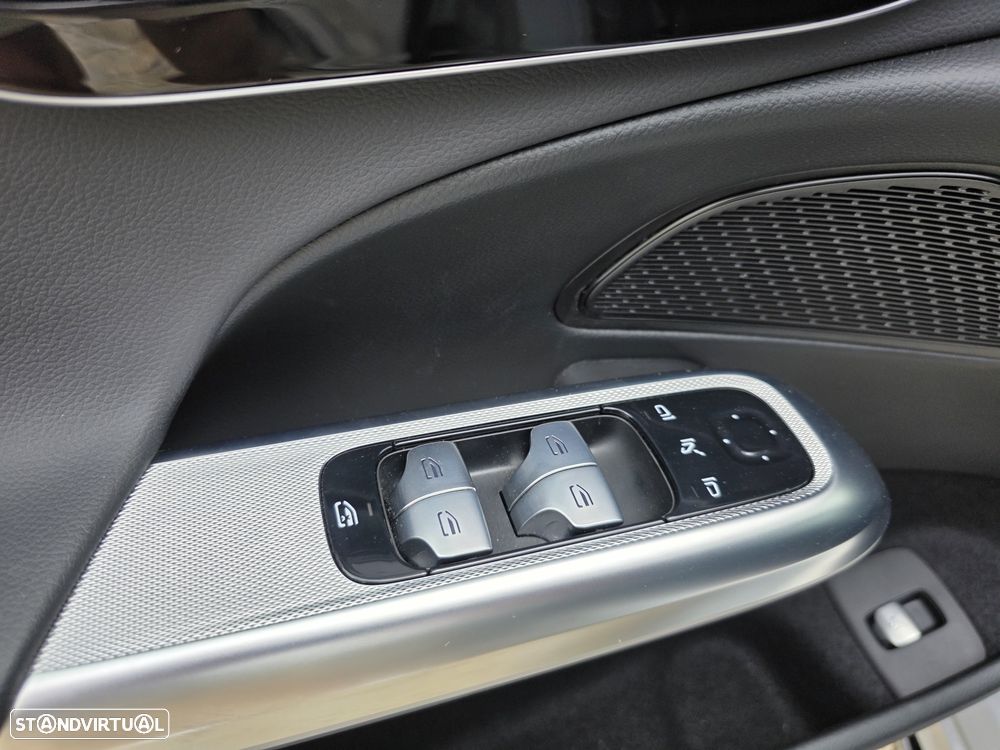Mercedes-Benz E 300 de 4Matic 9G-TRONIC AMG Line - 26