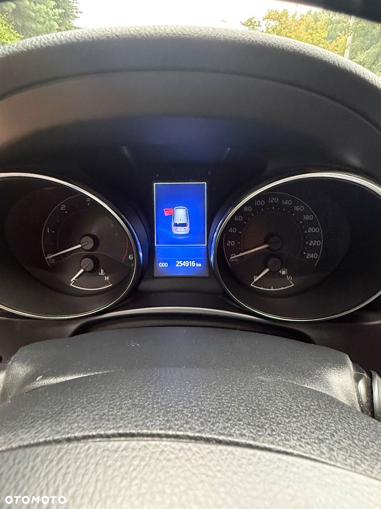 Toyota Auris 1.6 D-4D Prestige - 8